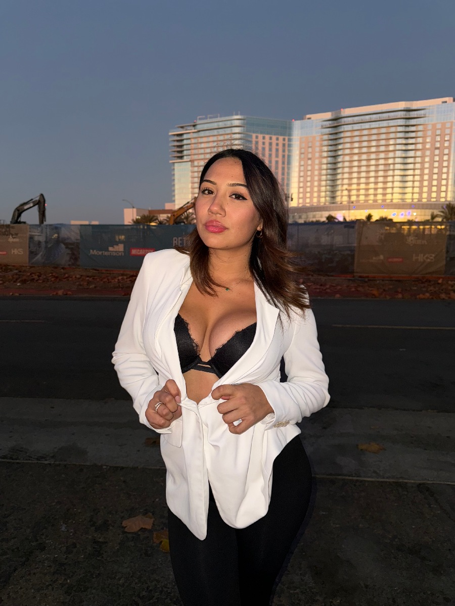 Take a pause and enjoy Ali Cruz — streaming from Kunshan