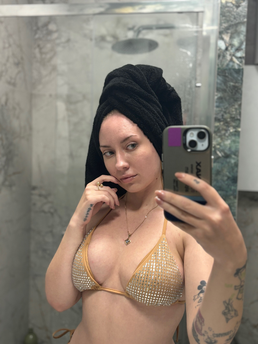 Nude girl KateV in Kunshan