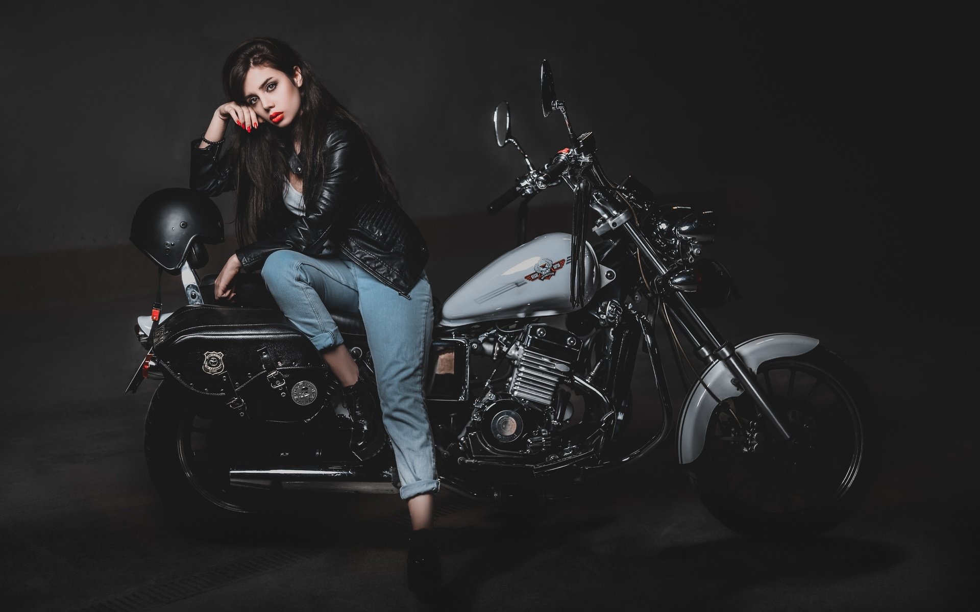 Biker girls: style and drive in Kunshan