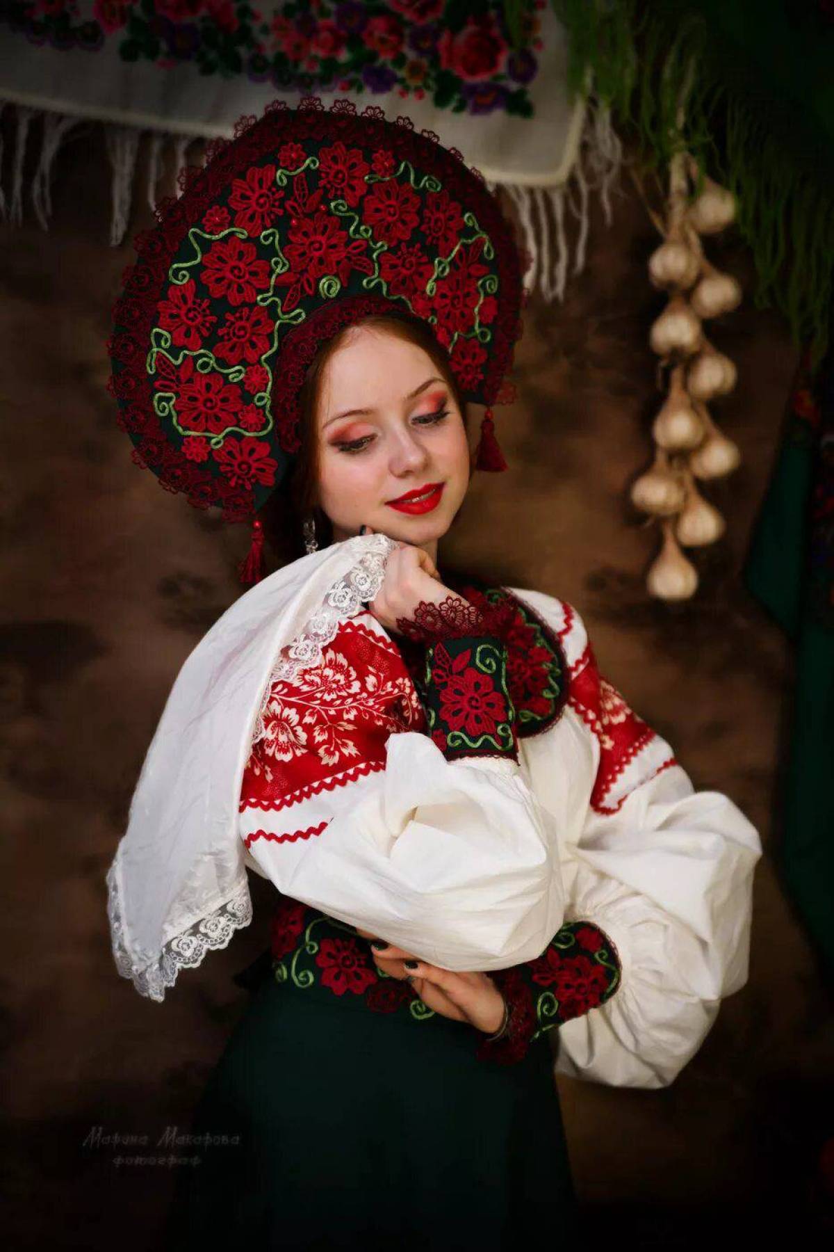 Women in Slavic costumes underwear in Kunshan