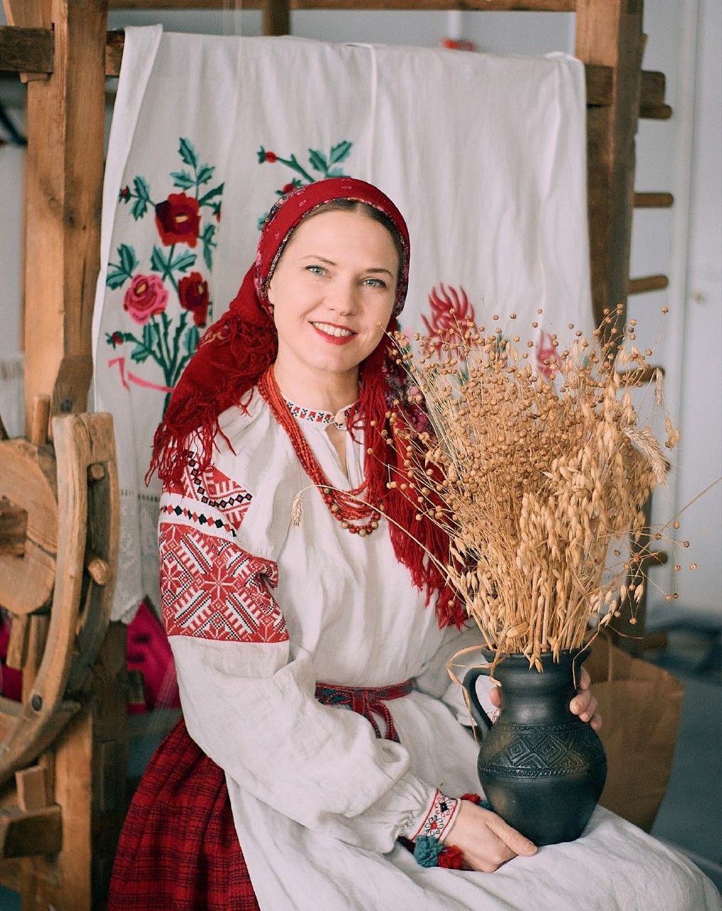 Women in Slavic costumes in Kunshan